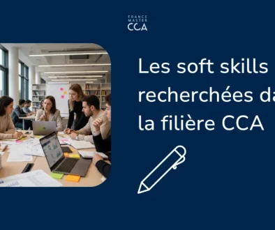 Étudiants du Master CCA travaillant en équipe sur des états financiers pour illustrer les soft skills clés